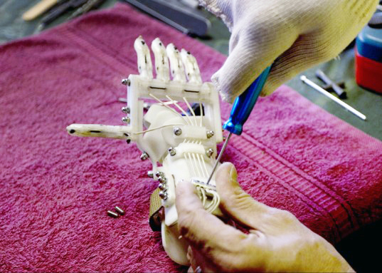 Amazing Dad Builds Son 3-D Printed Prosthetic Hand for $10